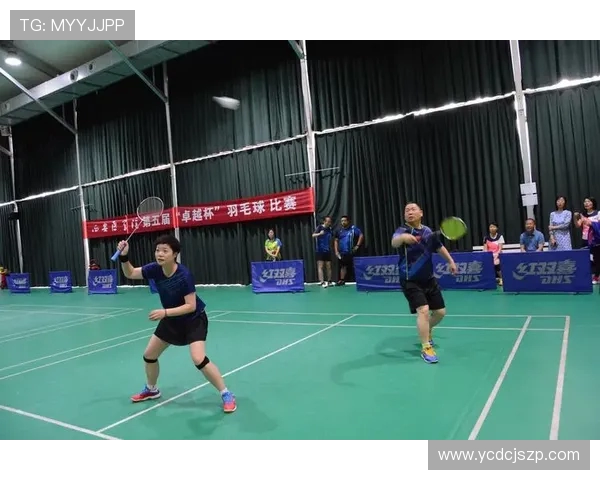 南京羽毛球队与上海羽毛球队赛后复盘团队协作的成功与不足分析